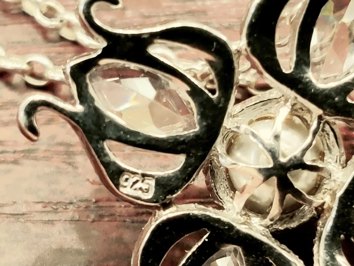 MATCHING PEARL 925 Silver Stud Earrings & Necklace - Image 4