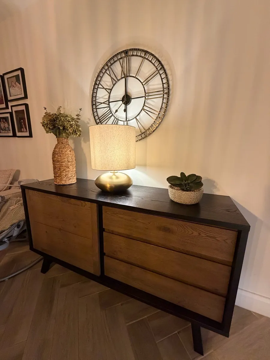 Extendable dining table & matching sideboard - Image 2