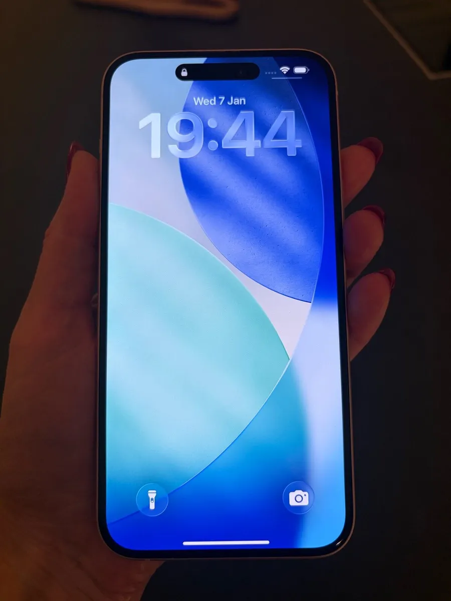 iPhone 15 plus - Image 1