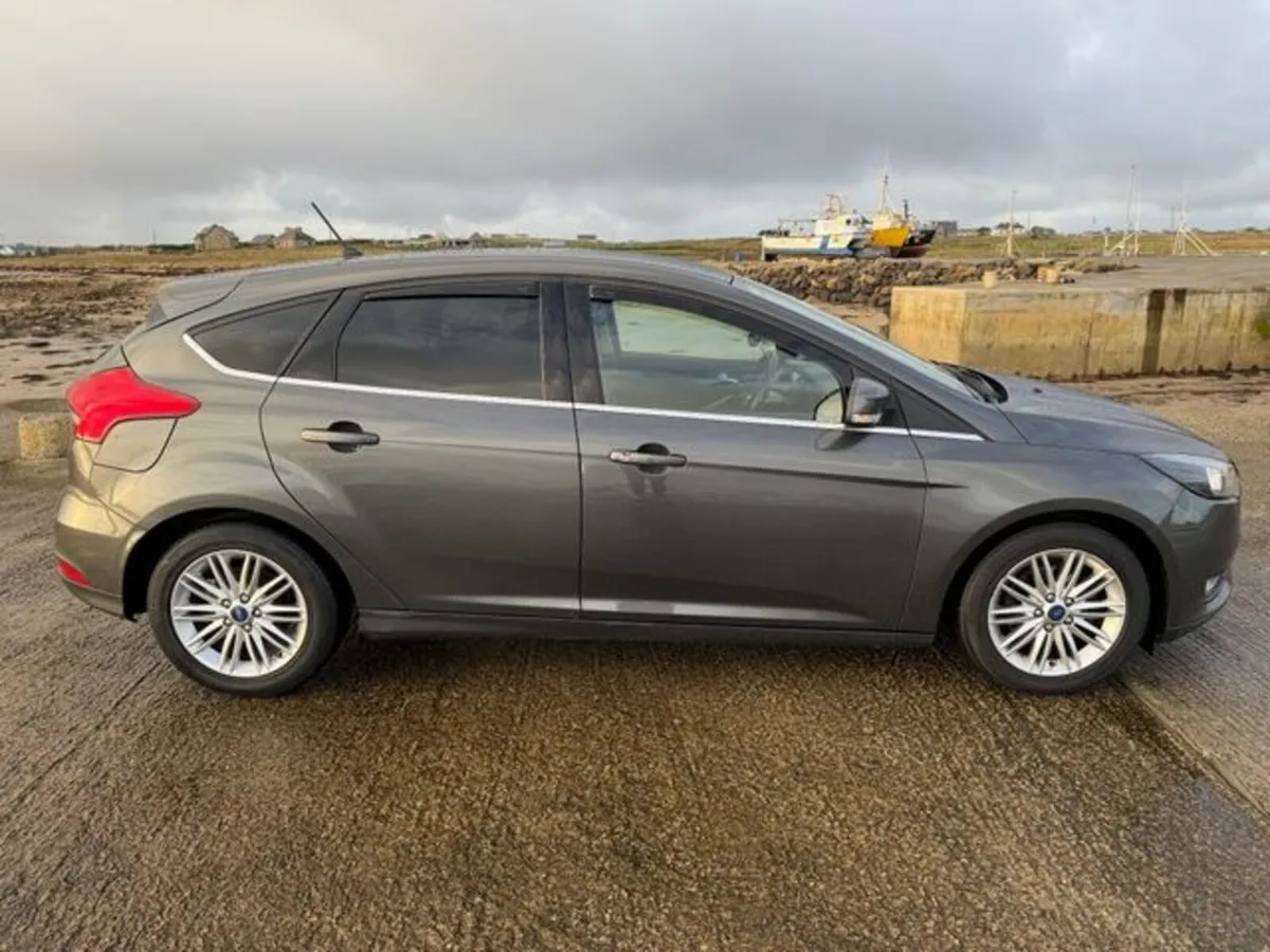 Ford Focus Zetec Edition 120PS 5DR - Image 2