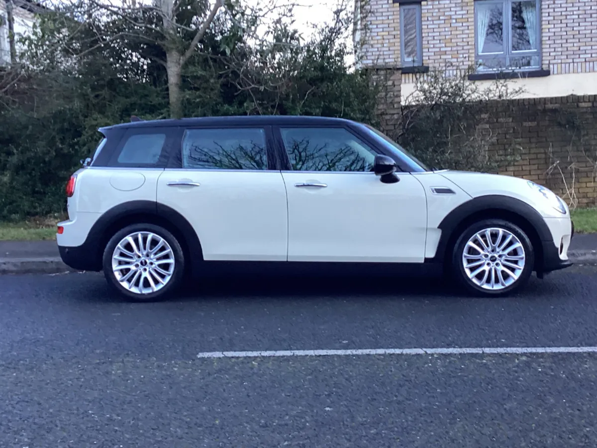 Mini Cooper 1.5 Clubman 6DR - Image 2
