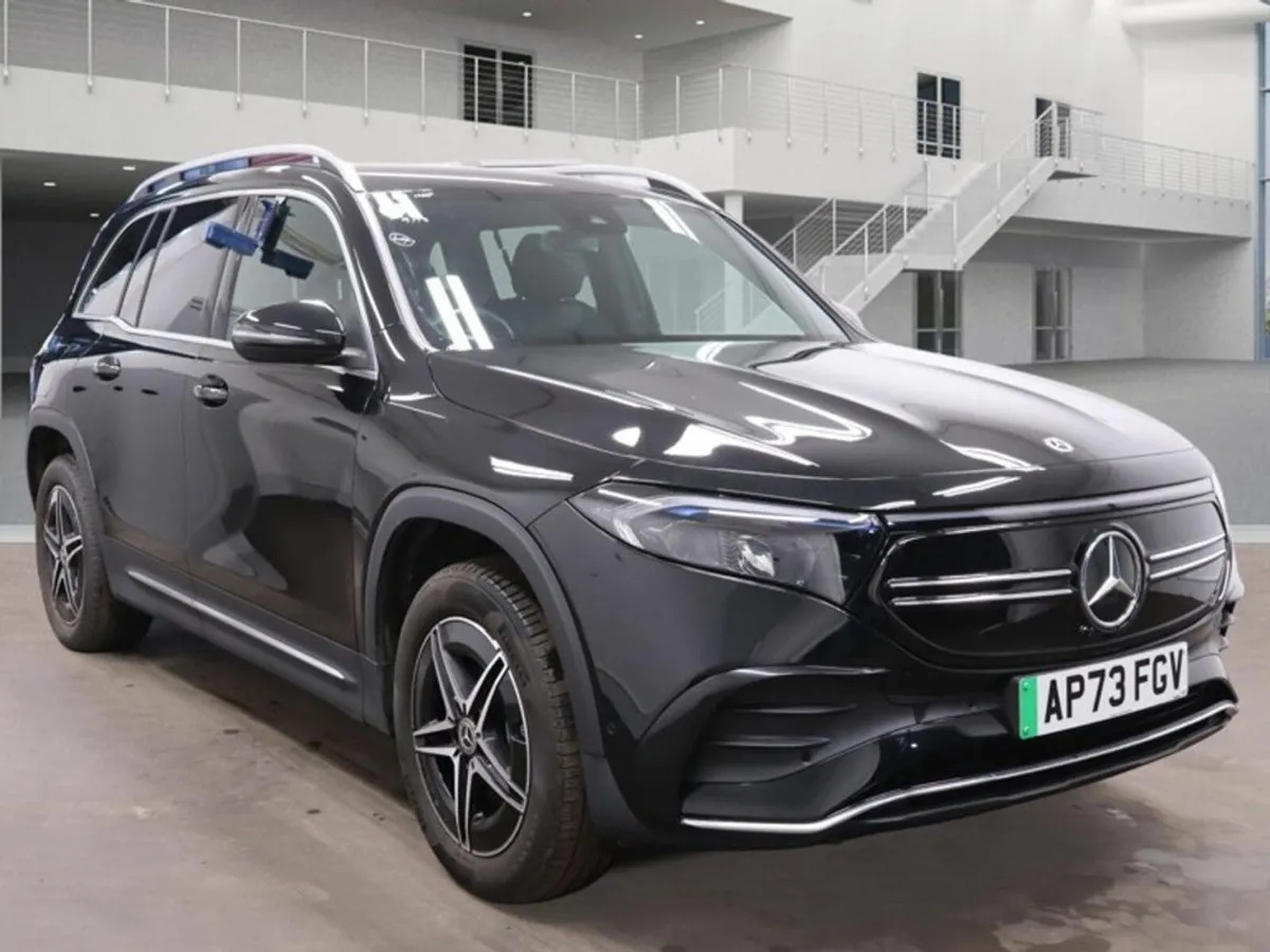 Mercedes-Benz EQB 300 AMG-LINE 4MATIC 66KWH ** COM - Image 1