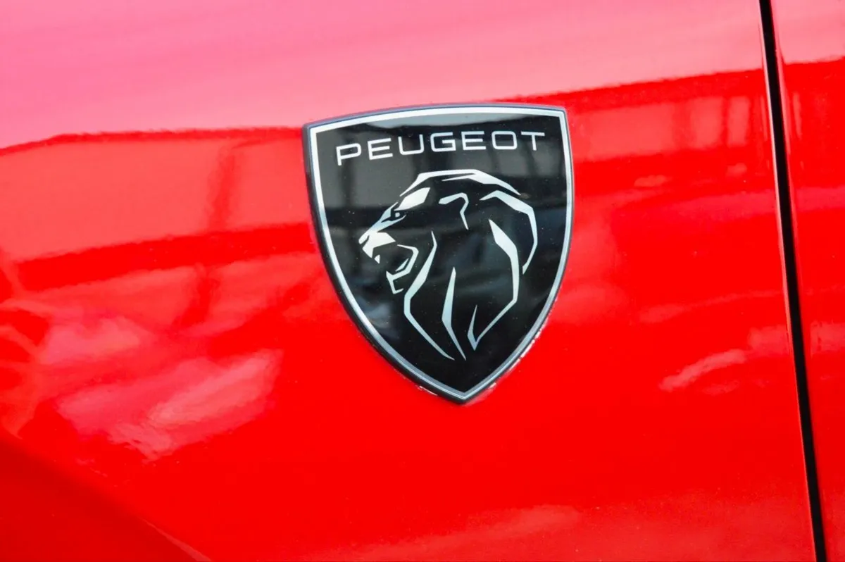 Peugeot 308 1.5 BlueHDi 130bhp GT Auto - Image 4