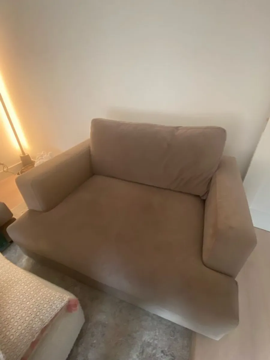 Snuggler/ sofa - Image 1