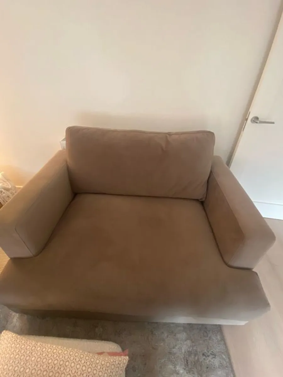 Snuggler/ sofa - Image 2