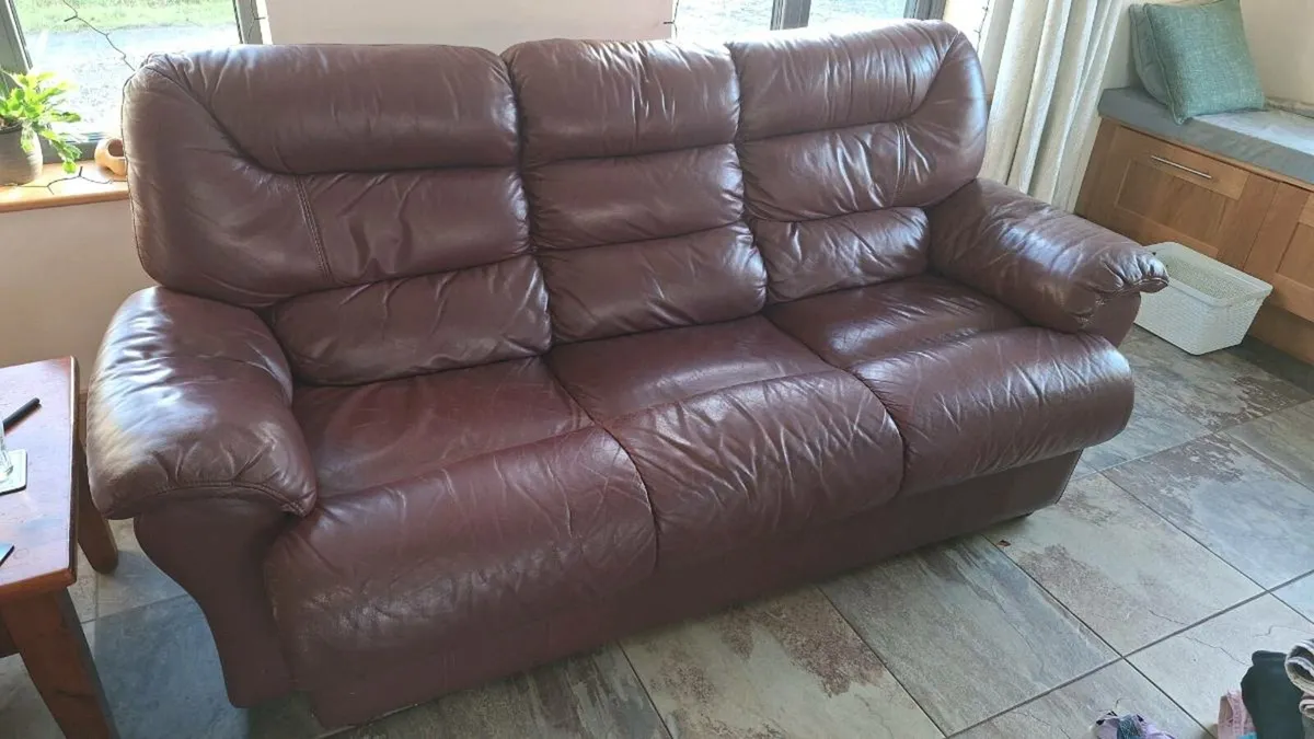 Leather  3-seater couch and 2 recliner sofas - Image 1