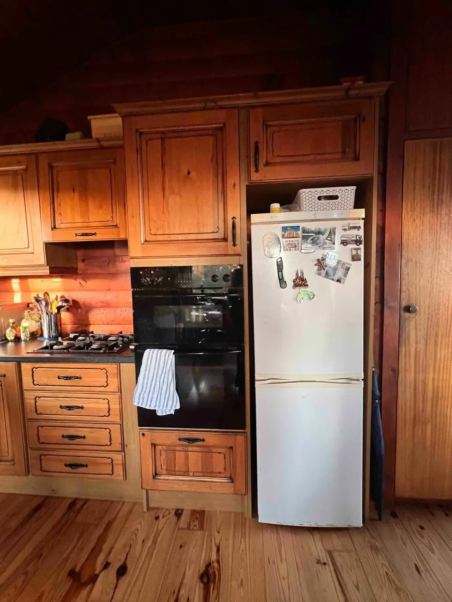 Solid Wood Kitchen Units – Buyer to Remove - Image 2