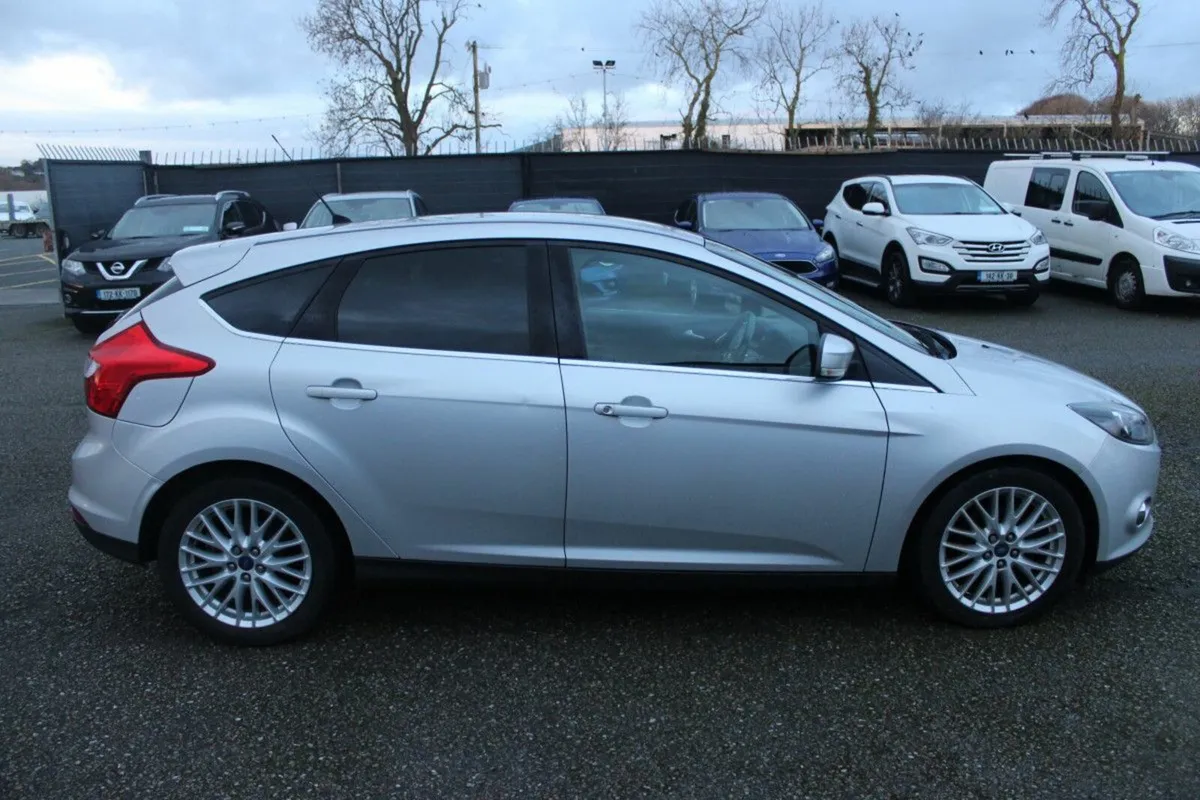 Ford Focus 1.0 ECOBOOST 100PS ZETEC - Image 3