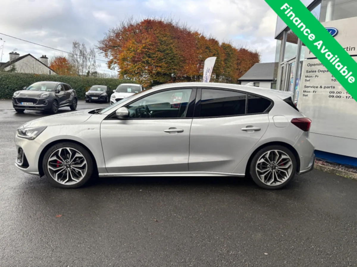 Ford Focus ST-LINE VIGNALE 1.5 TD 120 A8 4DR - Image 4