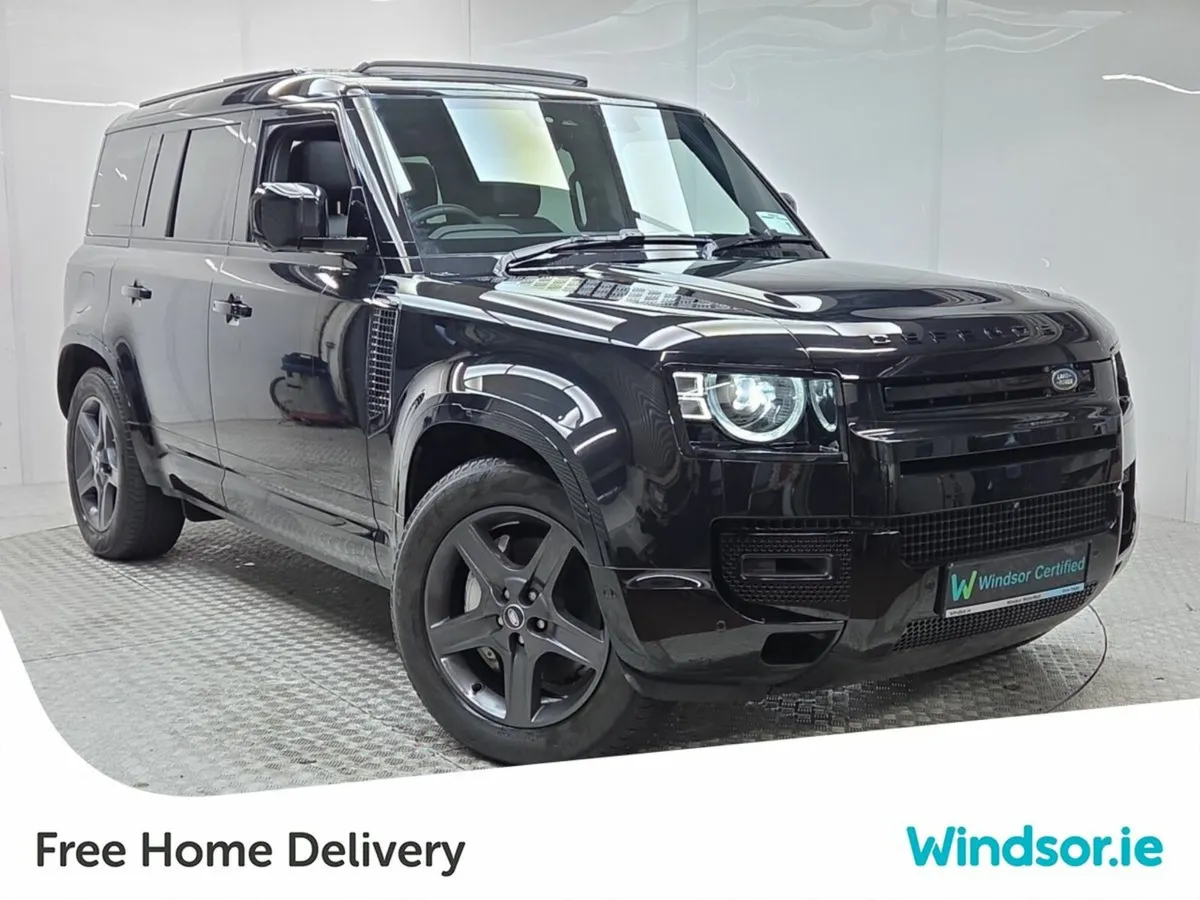 Land Rover Defender X-DYNAMIC SE 6 SEATER *PAN ROO - Image 1