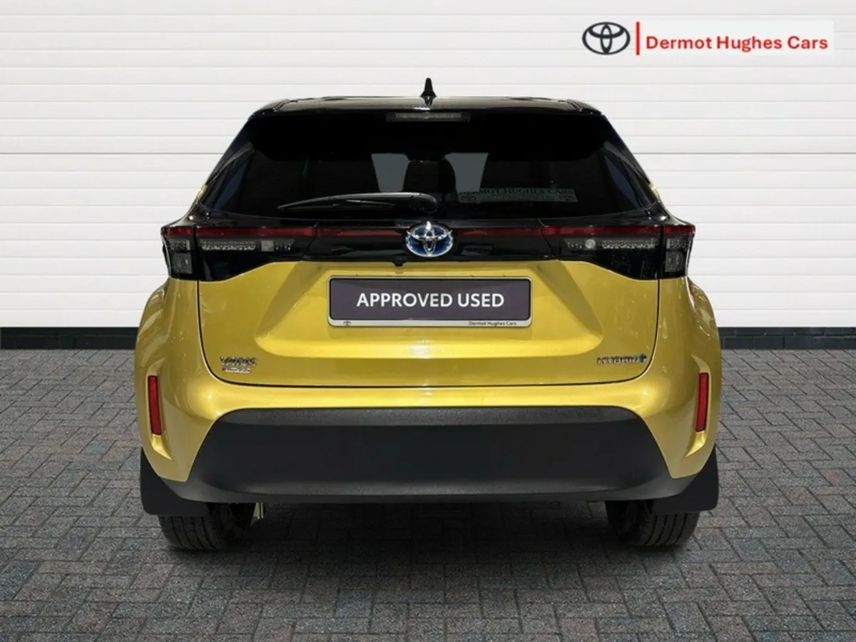 Toyota Yaris Cross LUNA SPORT BI-TONE HYBRID AUTO - Image 4