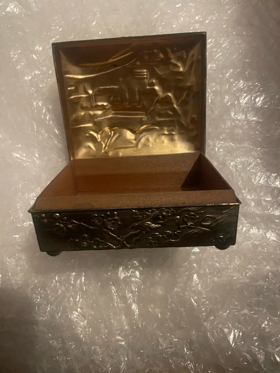 Silver plated cigarette box - Image 2