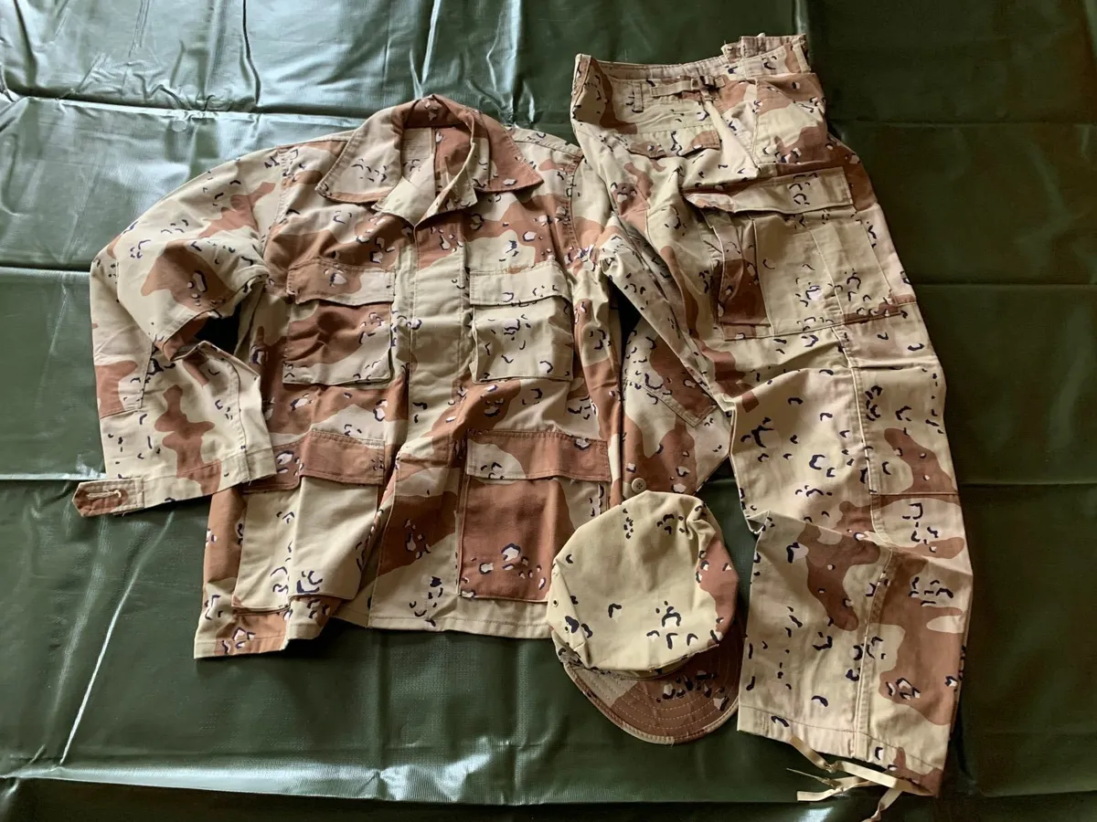 USMC six-colour desert storm military uniform - M - Image 1