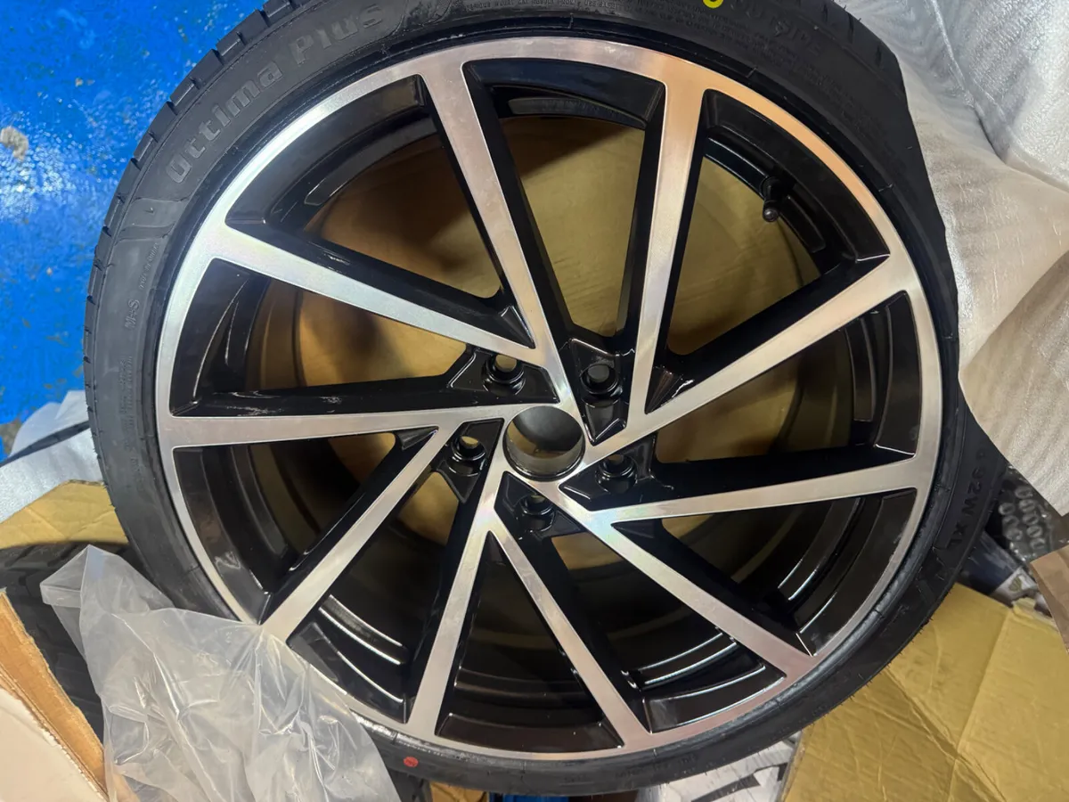 18” Spielberg 5x112 alloys & tyres