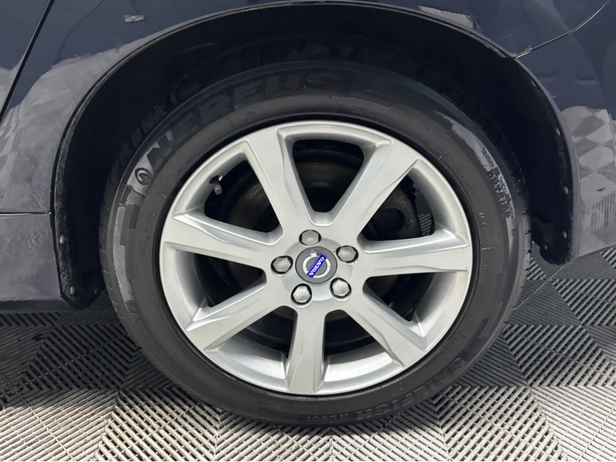 Volvo S60 D4 SE 4DR - Image 2