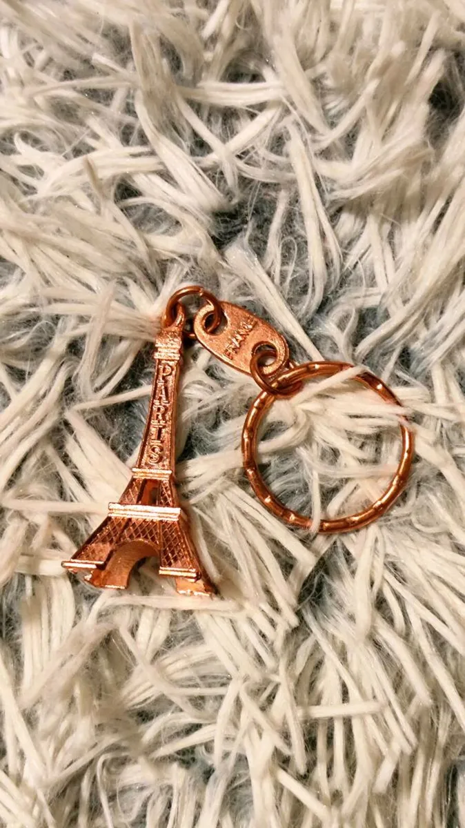 Paris in Your Pocket — Eiffel Tower Keychain - Image 2