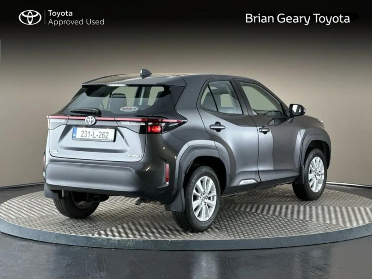 Toyota Yaris Cross HYBRID LUNA - Image 2