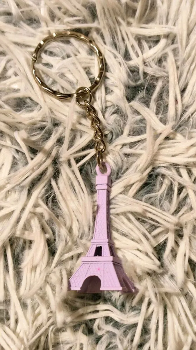Paris in Your Pocket — Eiffel Tower Keychain viole - Image 1