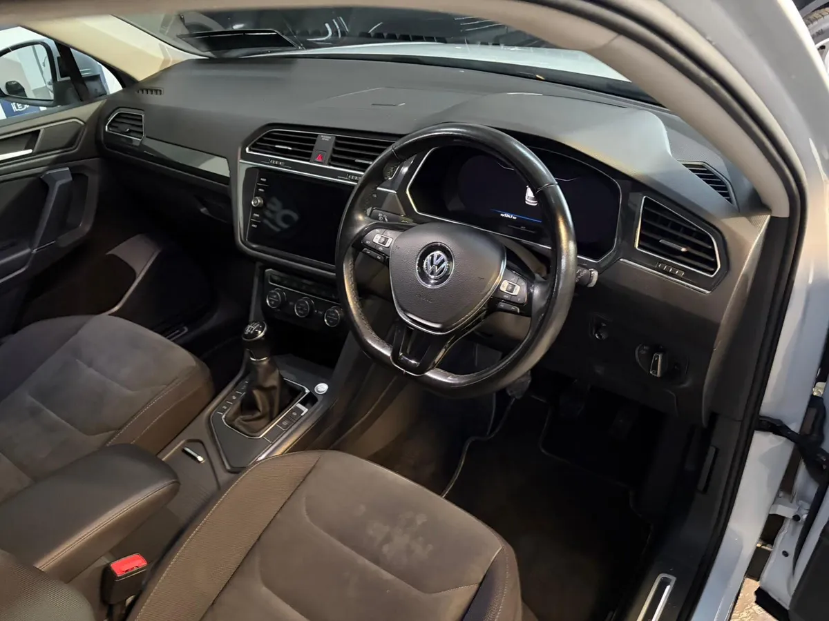 Volkswagen Tiguan 2020 2.0TDI  HIGHLINE 7 SEATER - Image 4