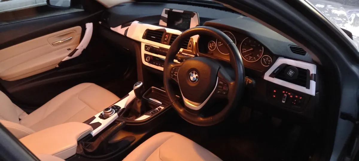 BMW 3-Series 2015 - Image 2