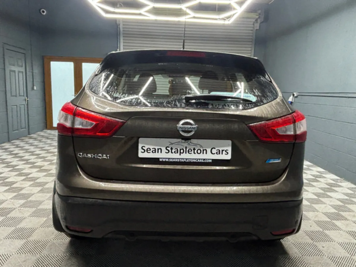 Nissan Qashqai 1.5 SV SAFETY PK E6 4DR - Image 4