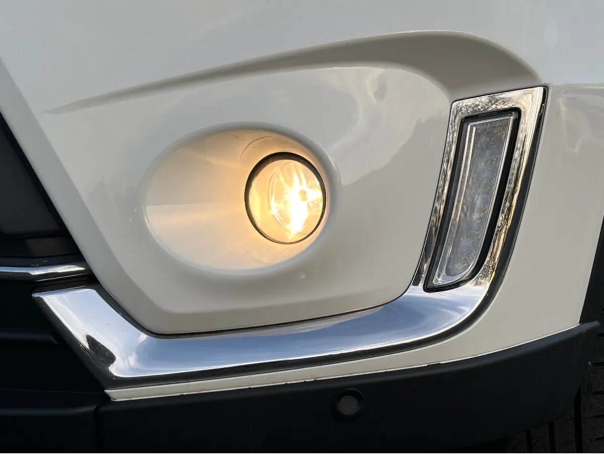 Suzuki Vitara 1.4 BOOSTERJET HYBRID S SZ5 5DR - Image 4