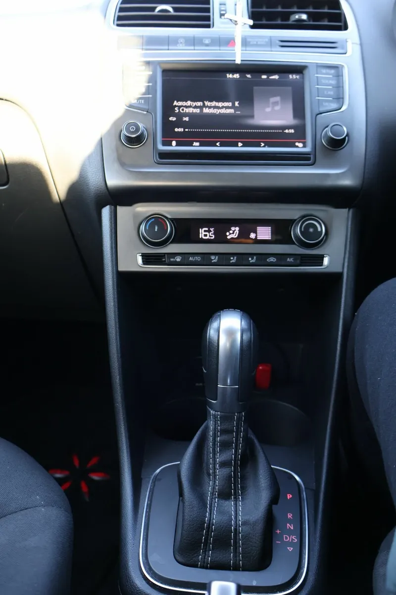 Volkswagen Polo 2015 - Image 3