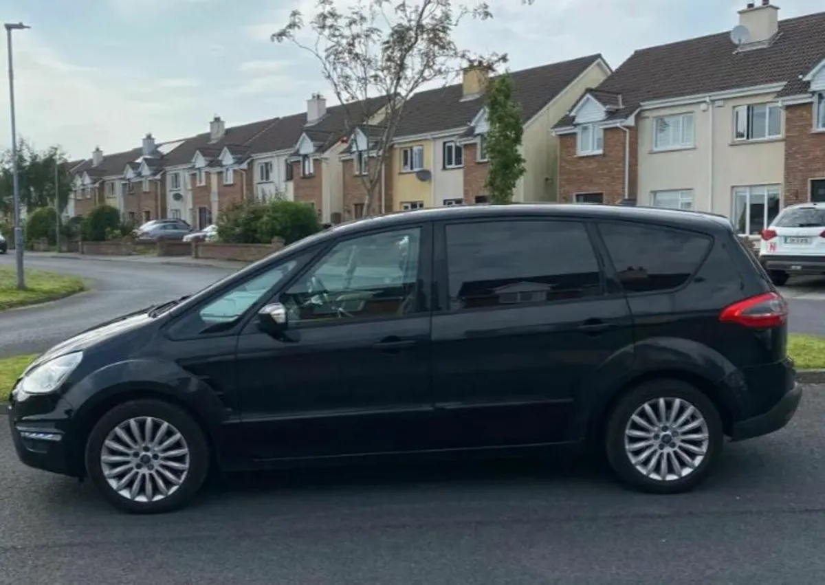 Ford S-Max 2015 - Image 2