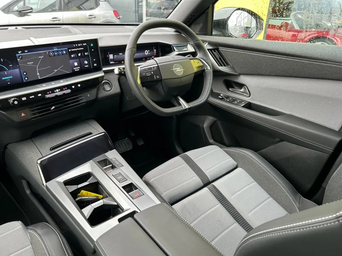 Opel Grandland GS 5 DR SUPERCHARGER - Image 3