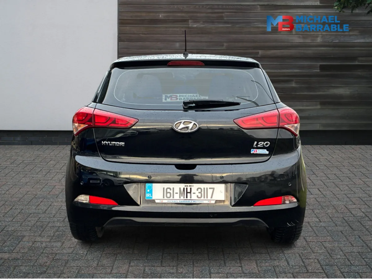 Hyundai i20 DELUXE 5DR - Image 3