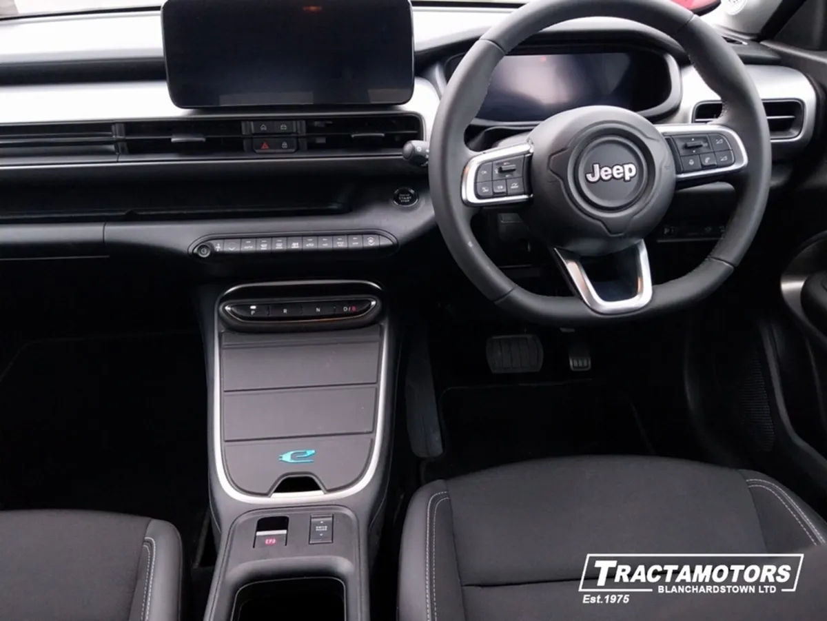 Jeep Avenger ALTITUDE PLUS 5DR AUTO - Image 2