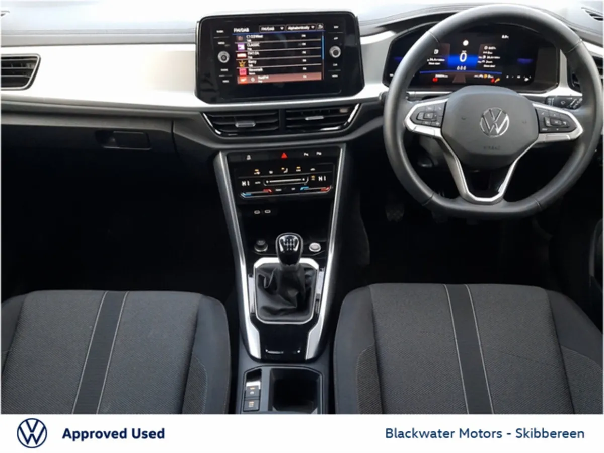 Volkswagen T-Roc 2.0TDI 116BHP EDITION 75 WITH REA - Image 3
