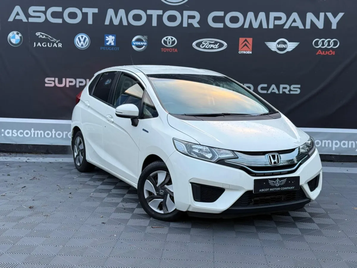 Honda Fit Honda fit hybrid 2015 - Image 1