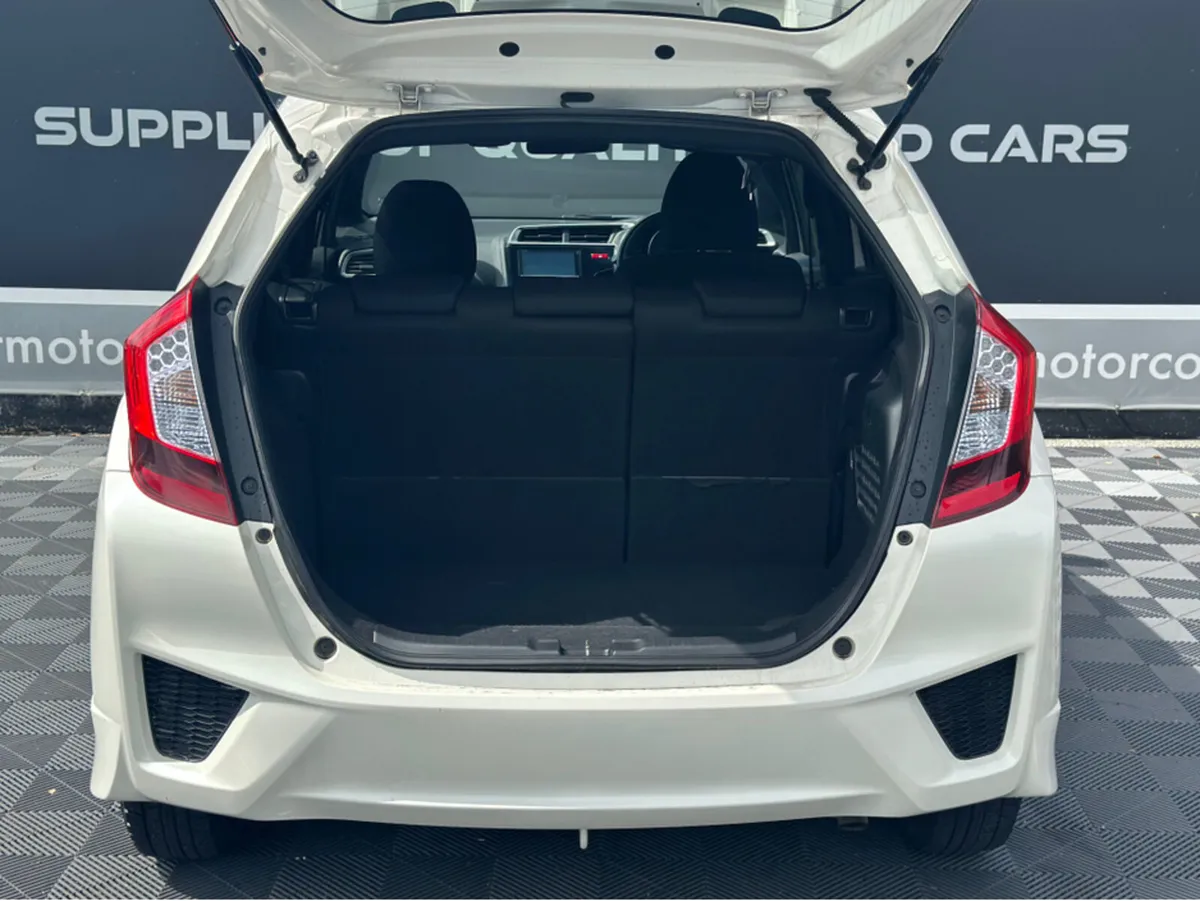 Honda Fit Hybrid - Image 3