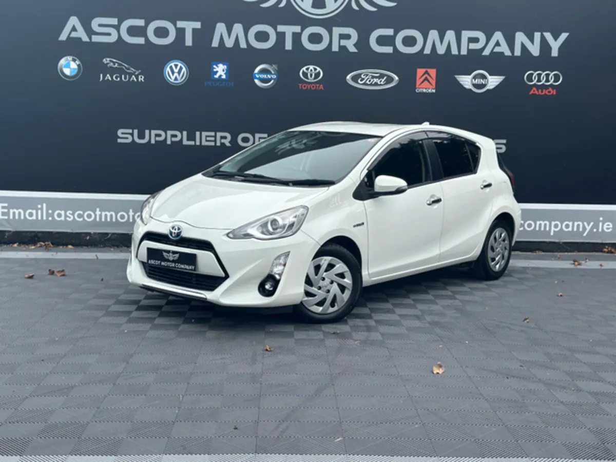 Toyota Aqua Hybrid - Image 4