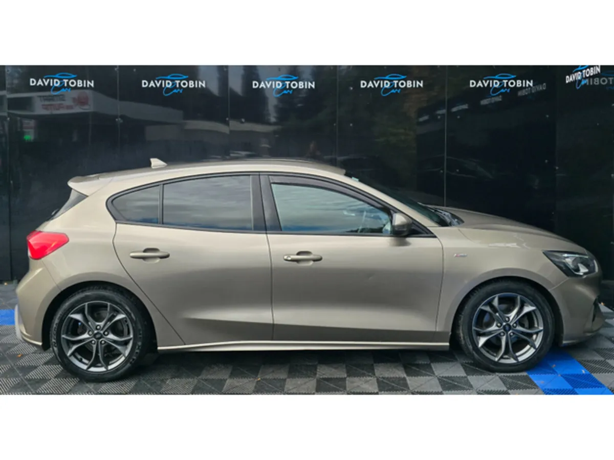 Ford Focus ST-LINE 1.5 TDCI 125PS 6SPEED - Image 3