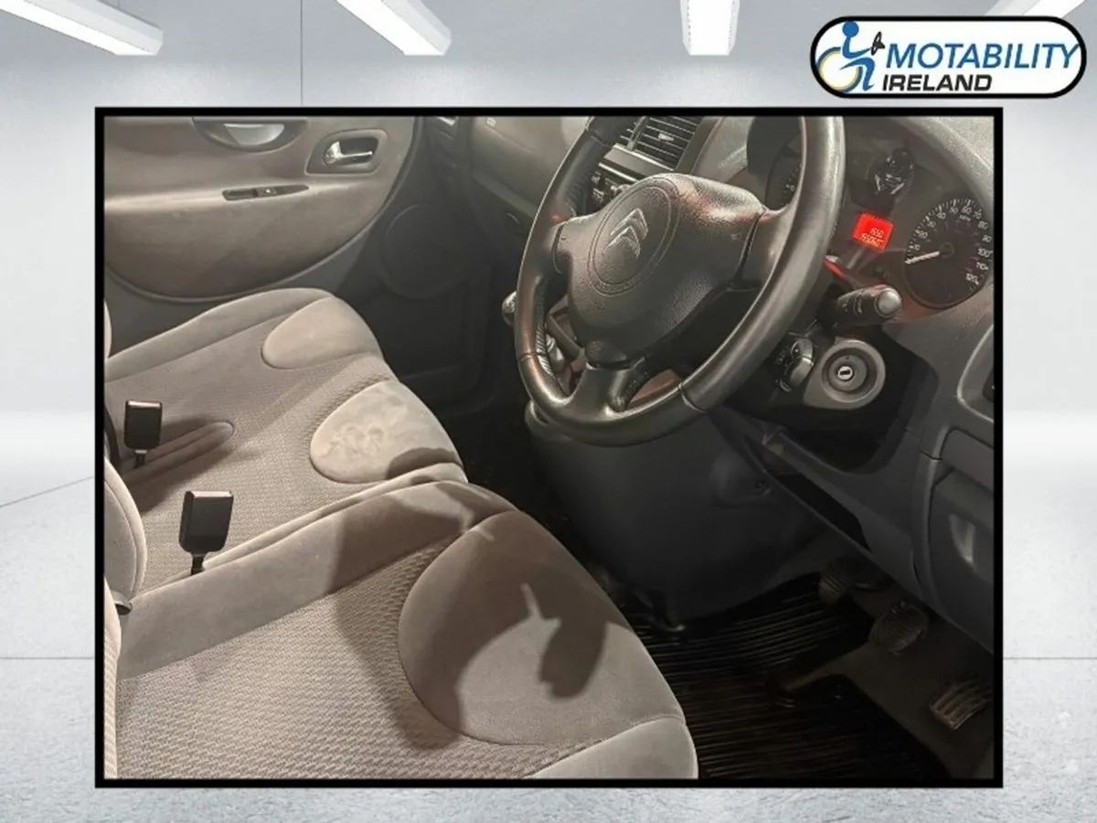 Citroen Dispatch Wheelchair Accessible - Image 3