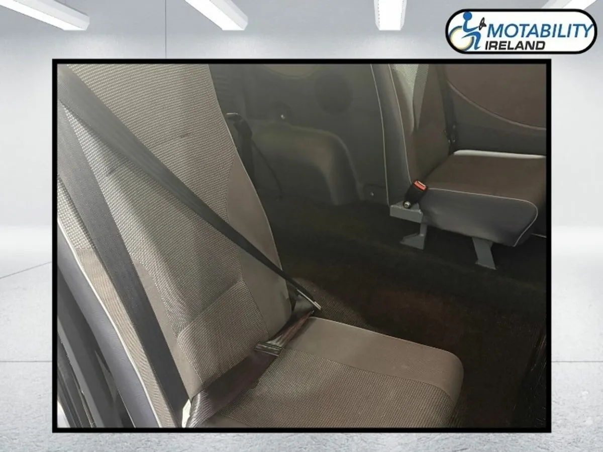 Citroen Dispatch Wheelchair Accessible - Image 4