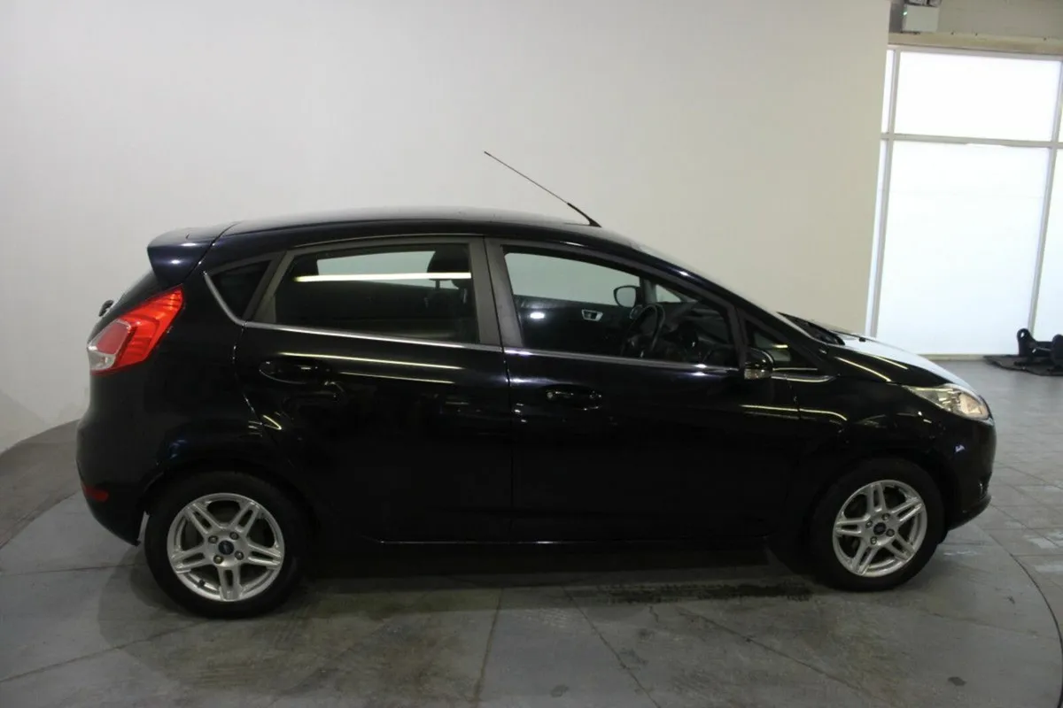 Ford Fiesta 1.25 60PS ZETEC - Image 3
