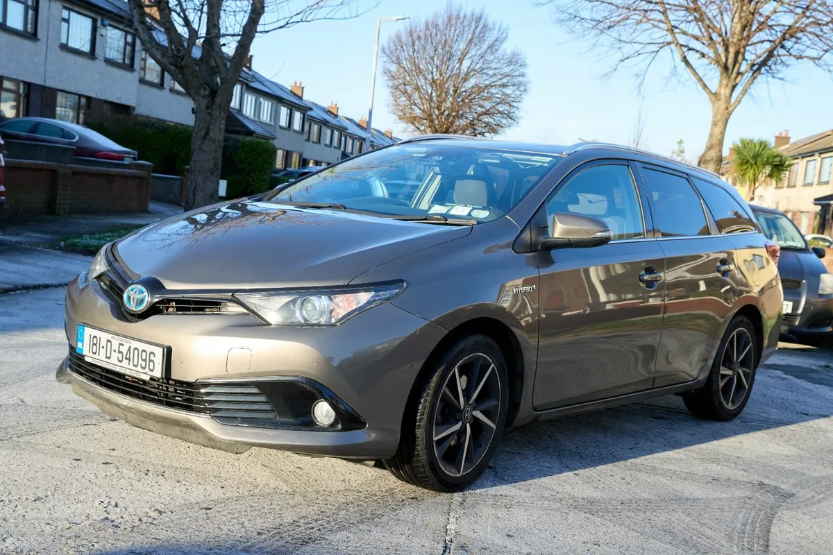 Toyota Auris 2018 - Image 2