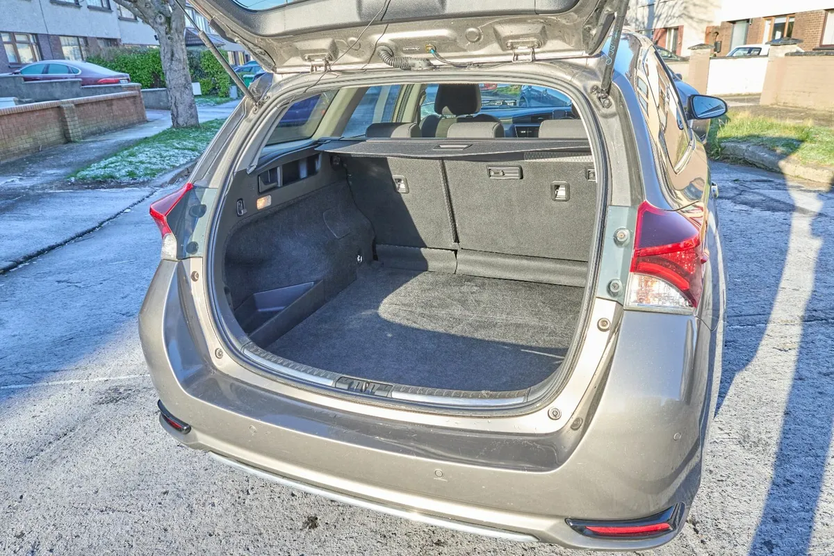 Toyota Auris 2018 - Image 3