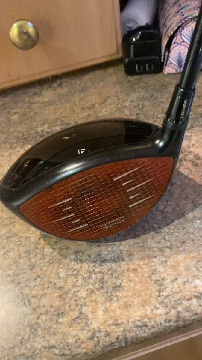 Taylormade stealth 2 golf set and trolley - Image 3