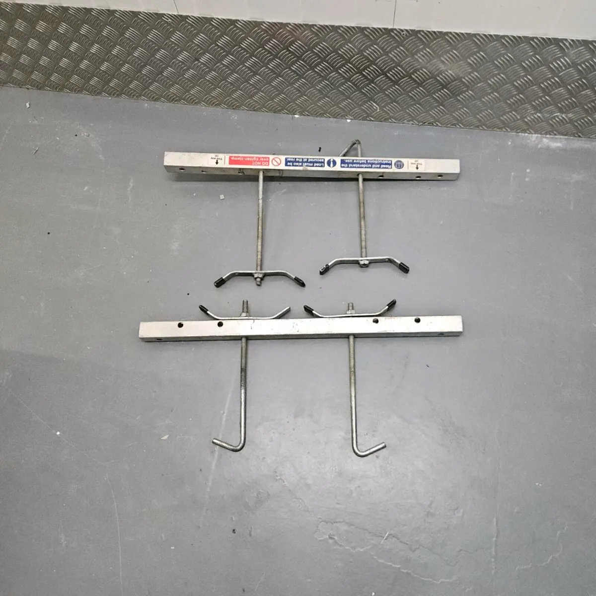 Roof rack ladder clamps - Image 1