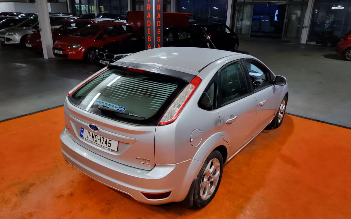 Ford Focus 2011 - Image 3