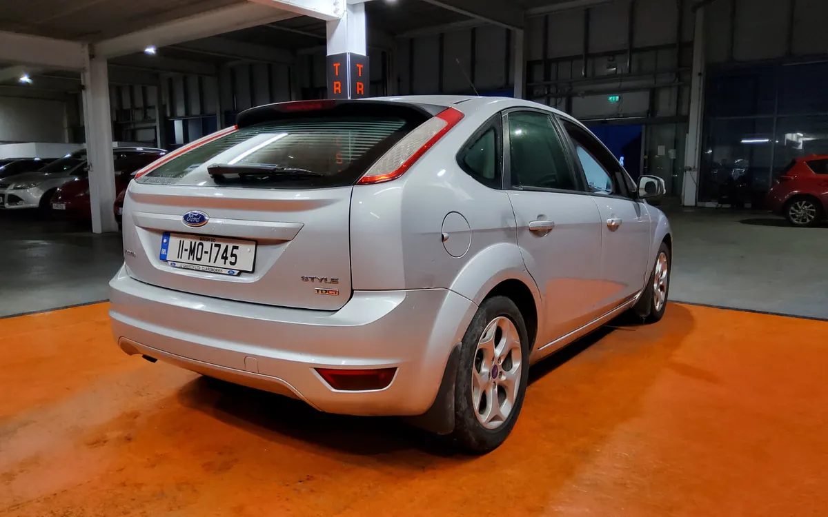 Ford Focus 2011 - Image 4