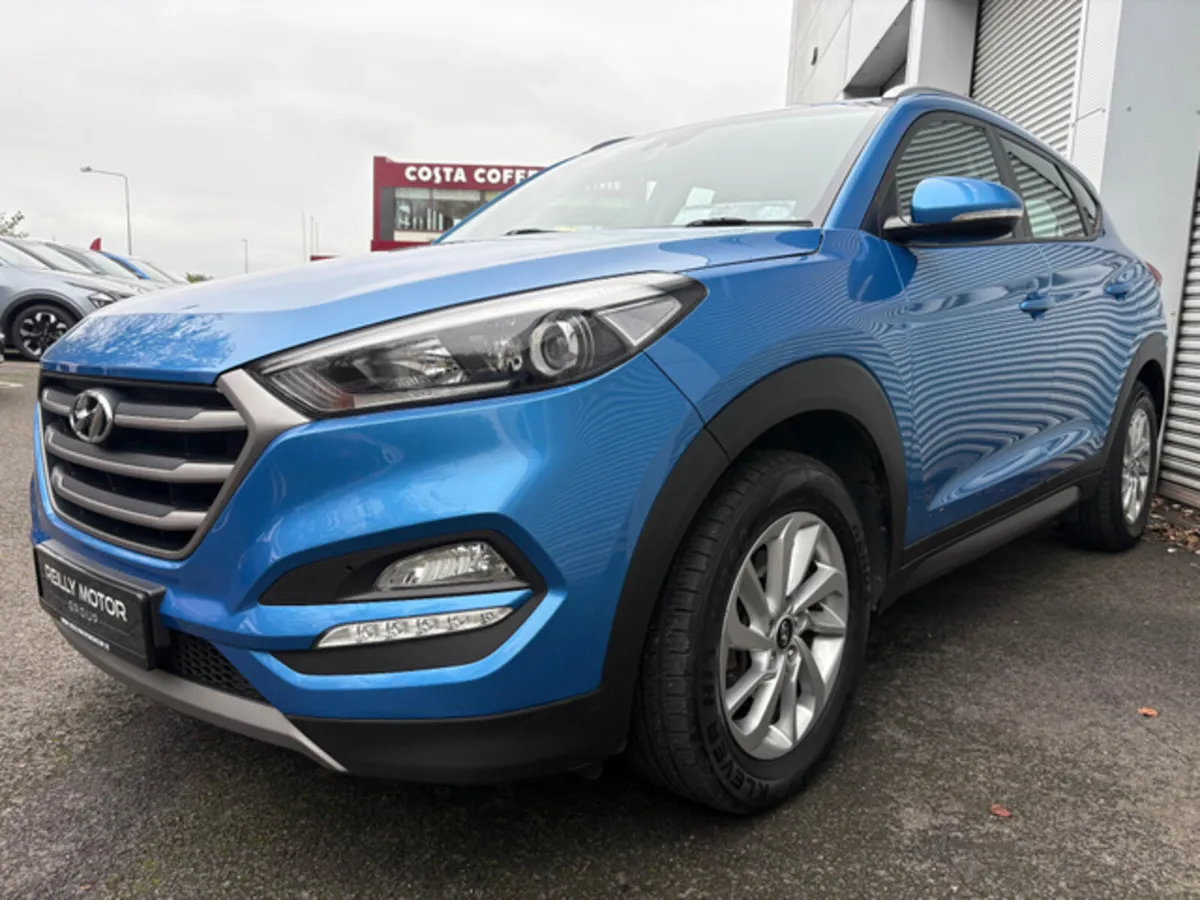 Hyundai Tucson 1.7 DIESEL SE NAV AUTO - Image 3