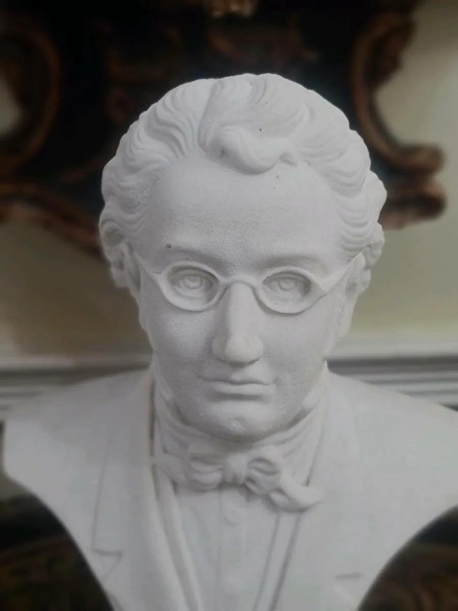 Franz shubert Alabaster bust POSTAGE AVAILABLE - Image 2