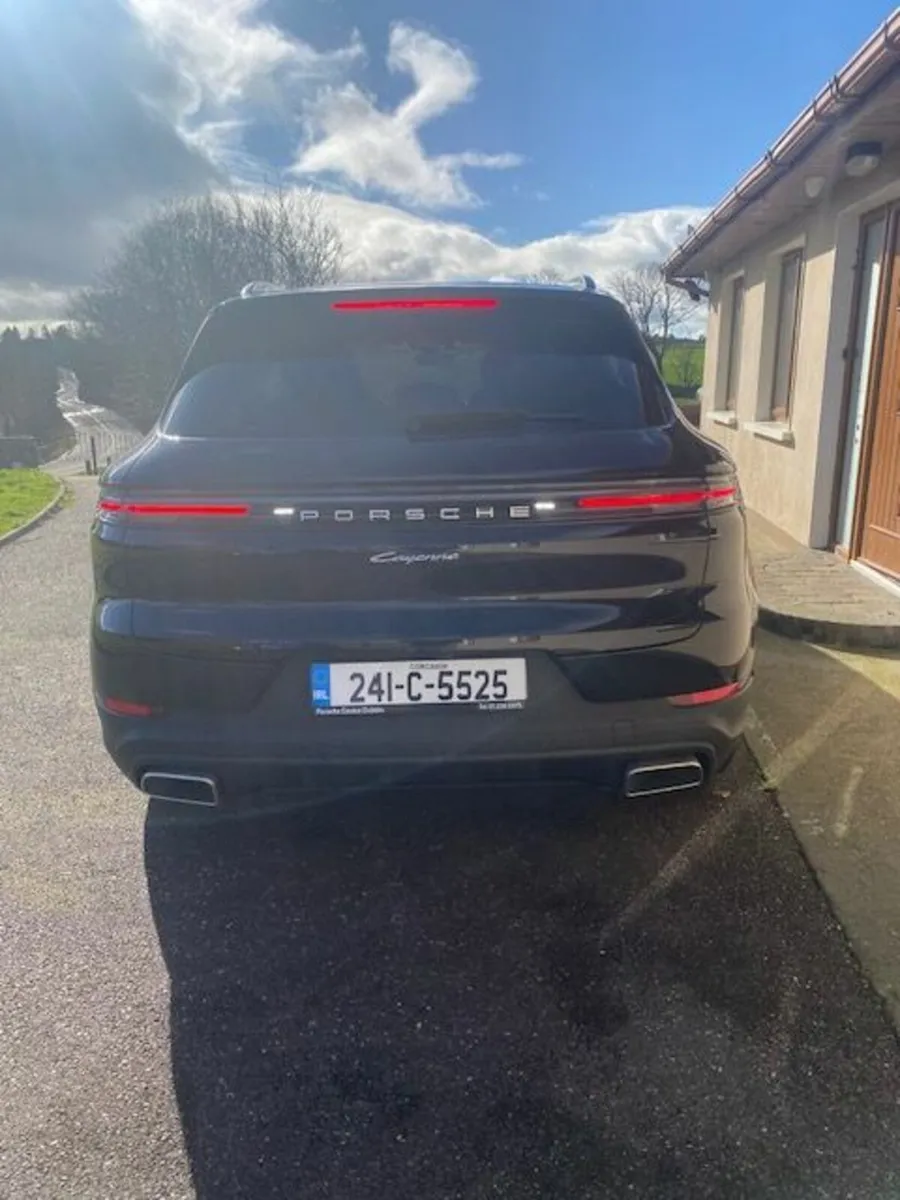 Porsche Cayenne 2024 - Image 2