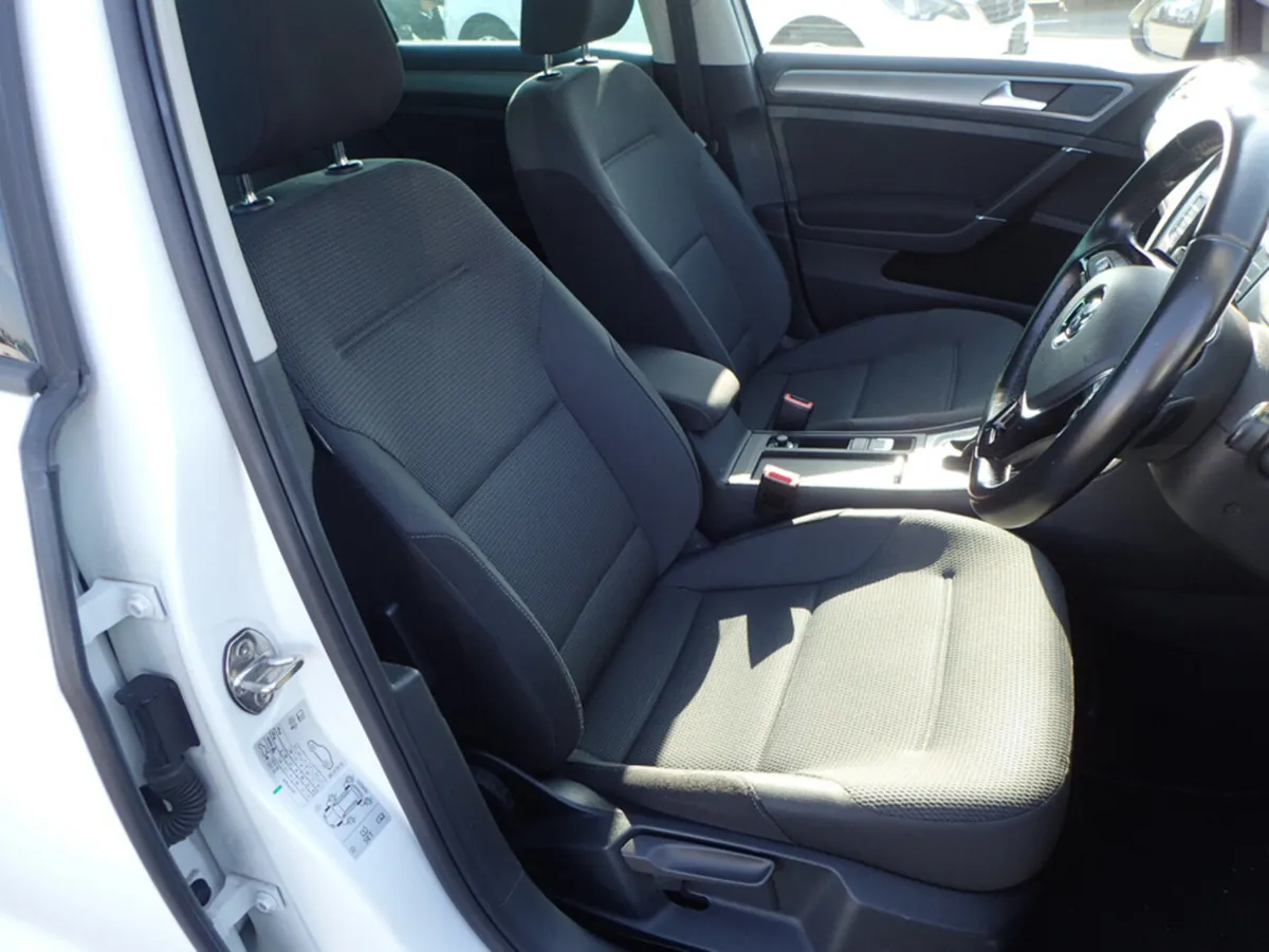 Volkswagen Golf 1.2 TSI HIGHLINE PRO PETROL AUTOMA - Image 4