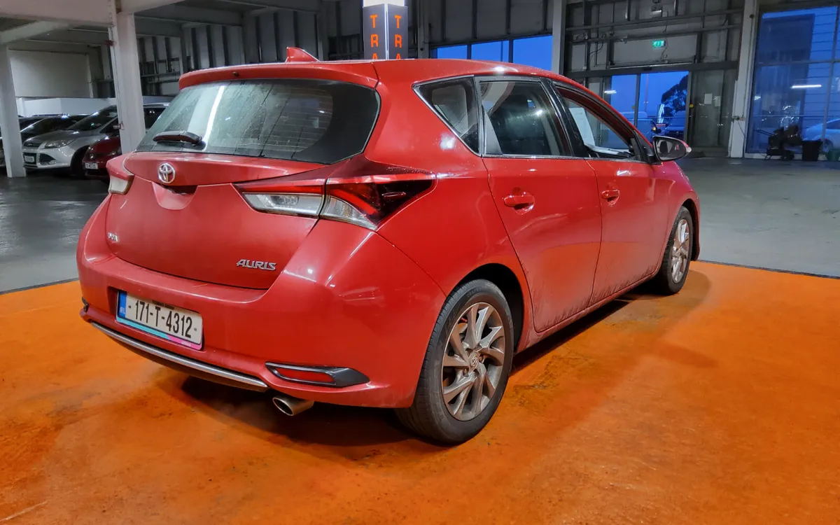 Toyota Auris 2017 - Image 4